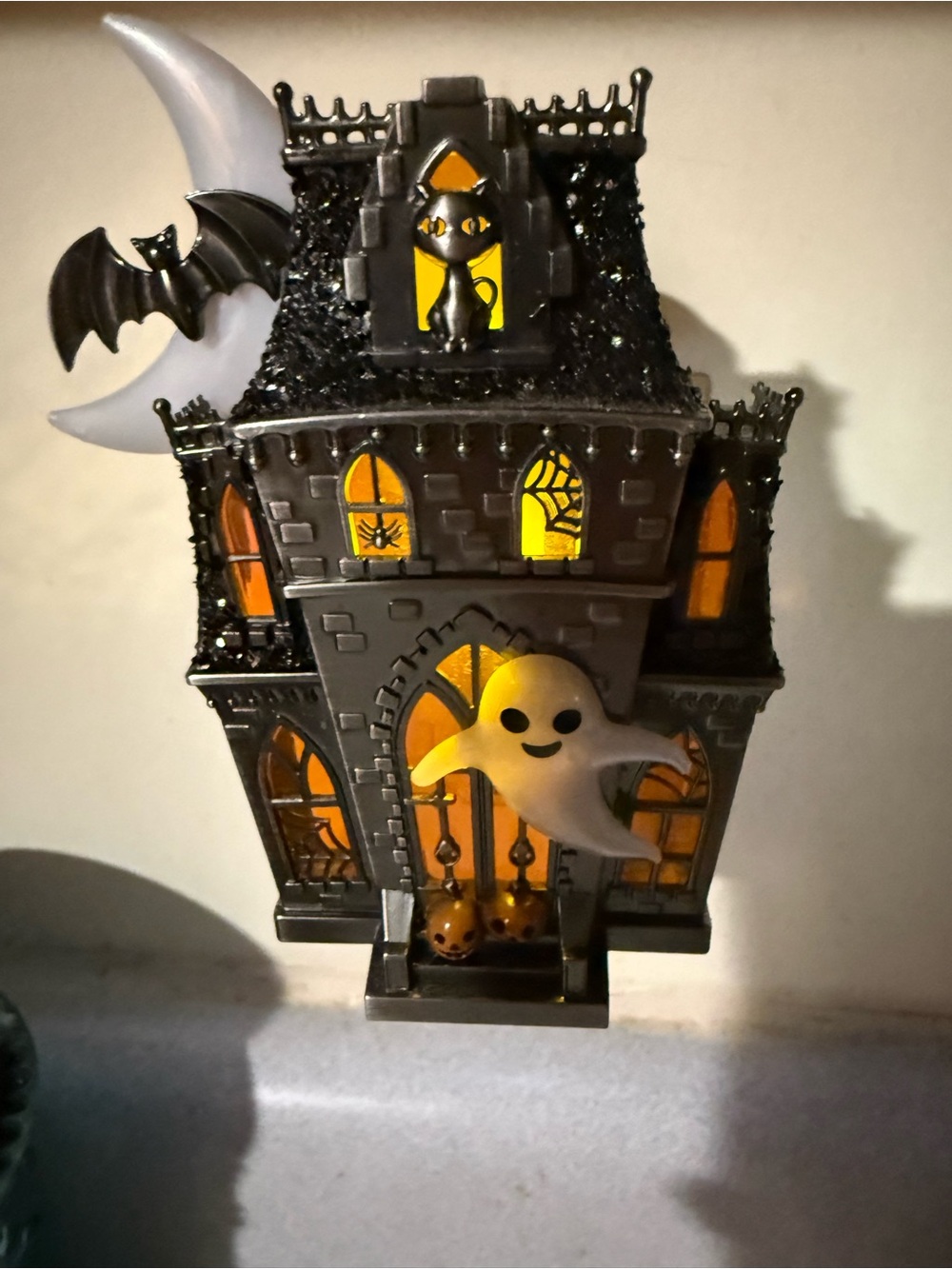 Halloween Haunted House Light-Up wallflower plug with Ghost Bath and Body Works